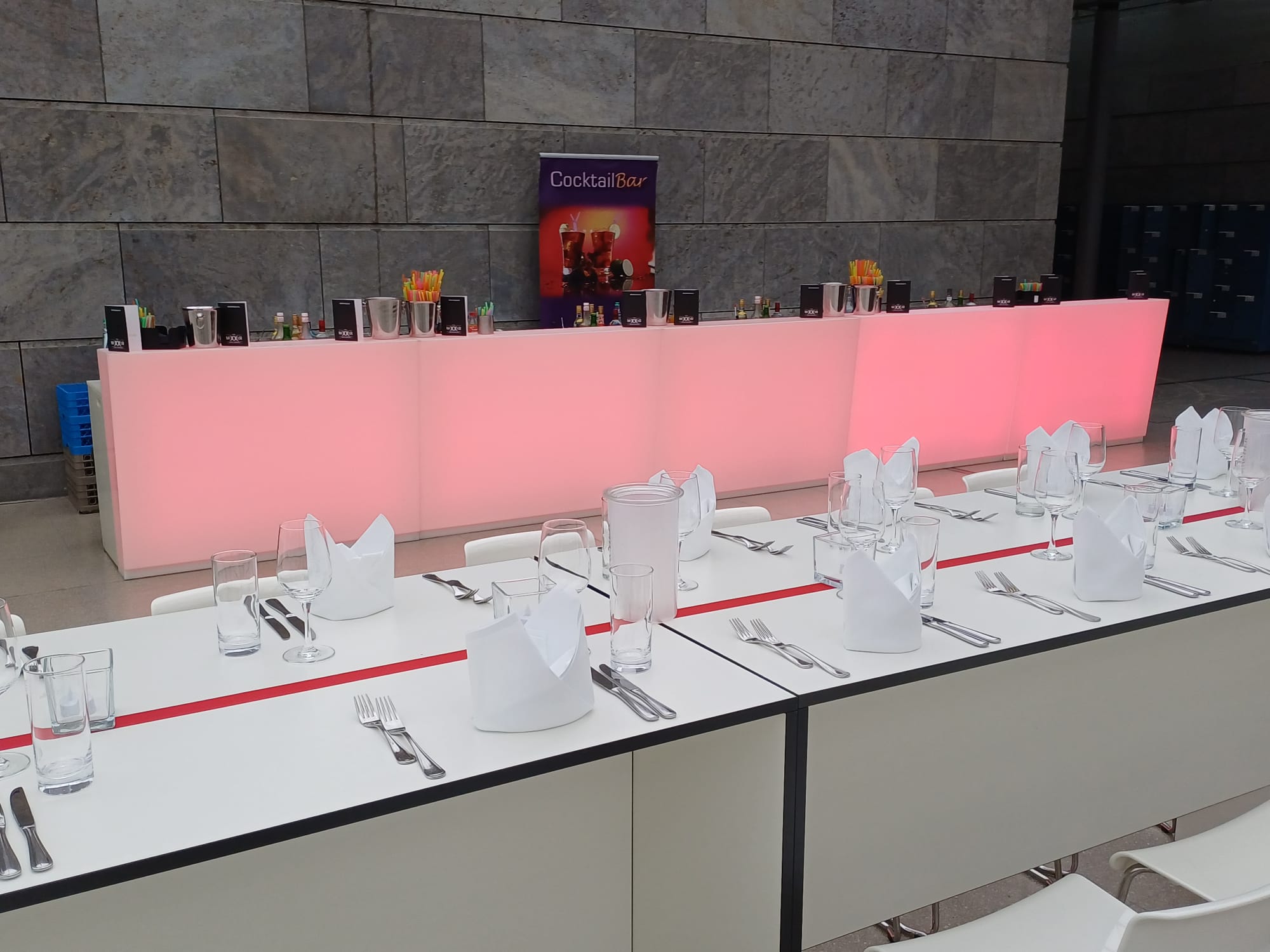 White-Lounge-Bar
